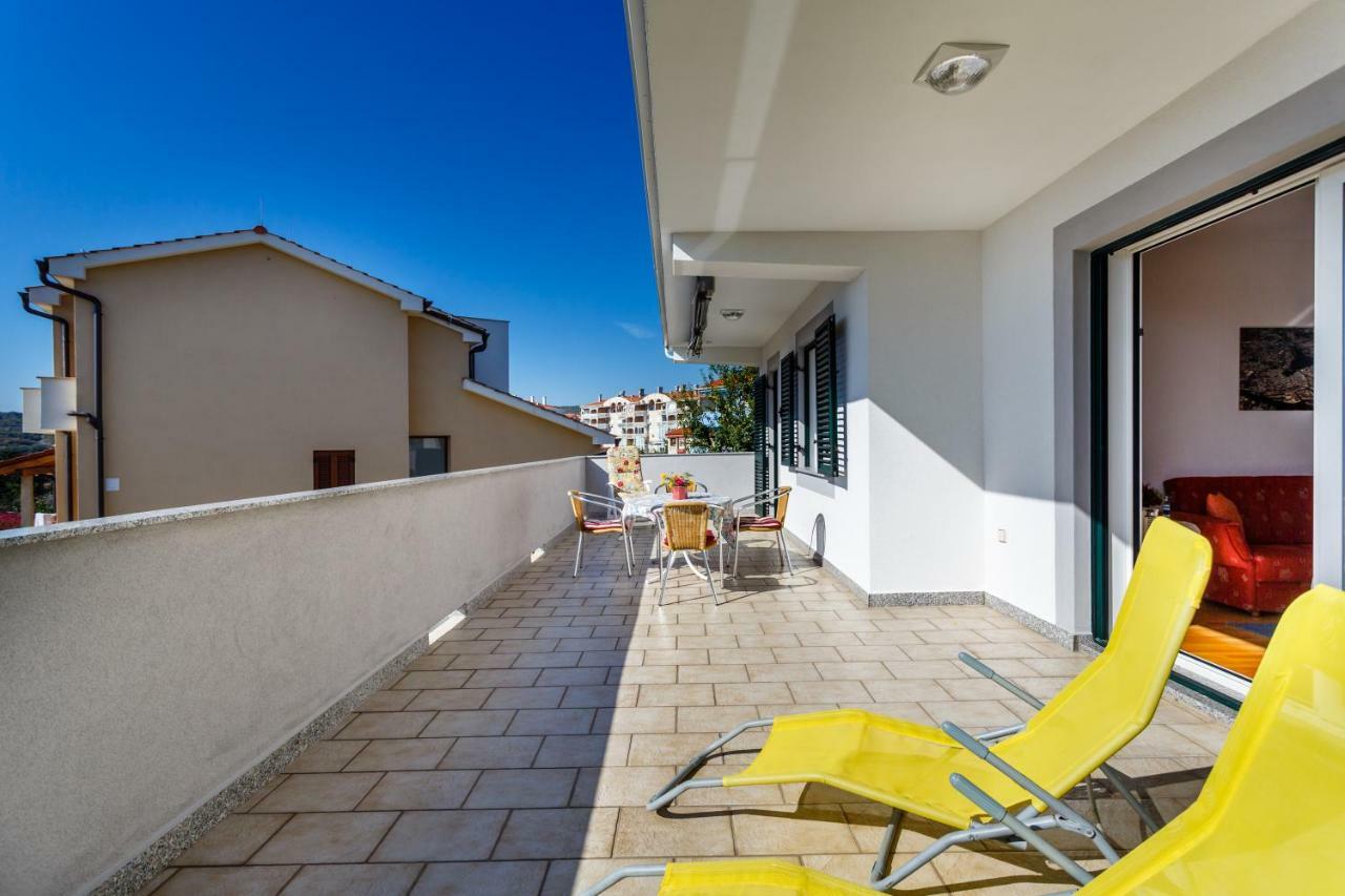 Apartment Anton Krk Town Extérieur photo