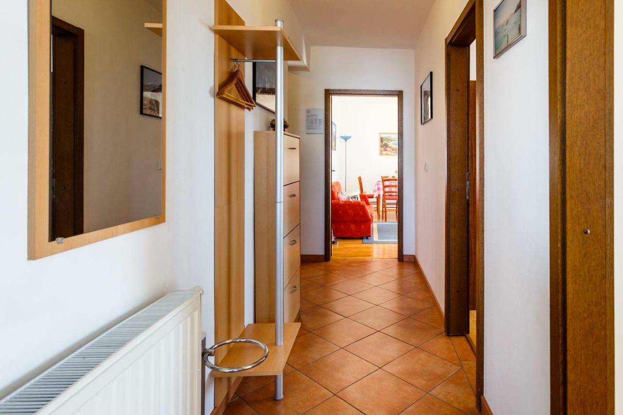 Apartment Anton Krk Town Extérieur photo