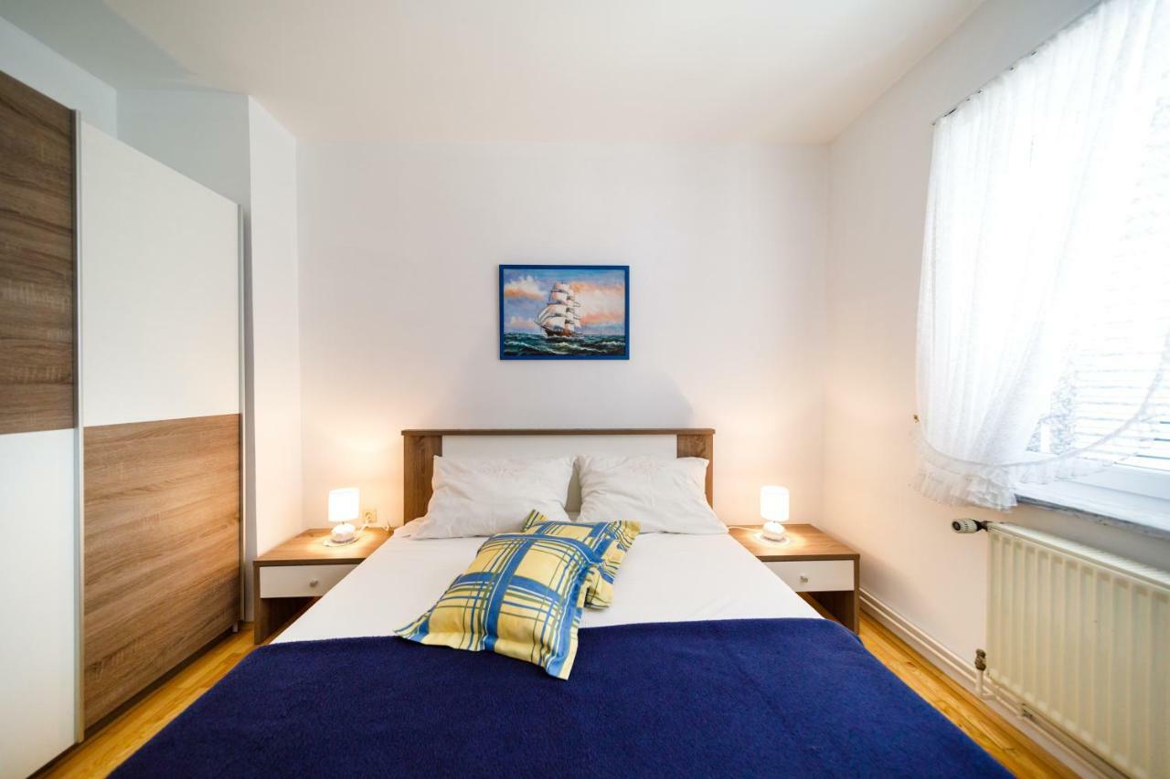 Apartment Anton Krk Town Extérieur photo